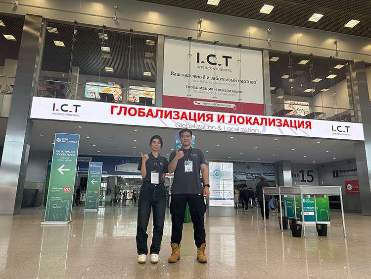 Nhóm I.C.T tại ExpoElectronica ở Nga