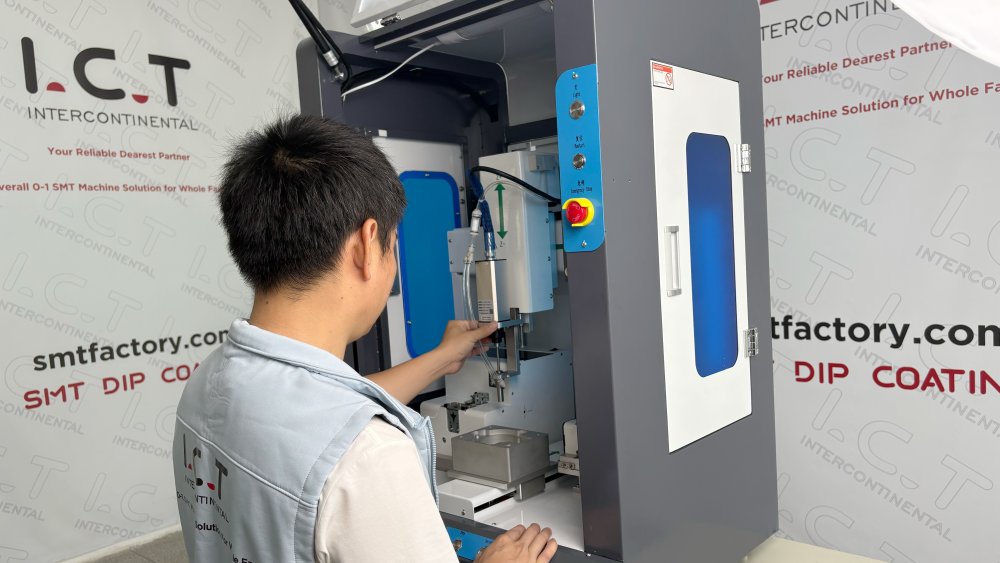 Robot vặn v&iacute;t SCR300.jpg