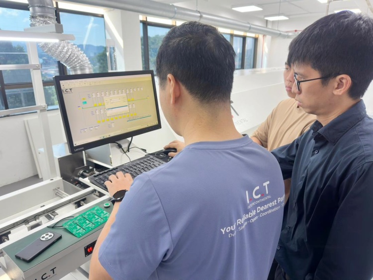 Hỗ trợ đ&agrave;o tạo kỹ sư v&agrave; lắp đặt tại chỗ