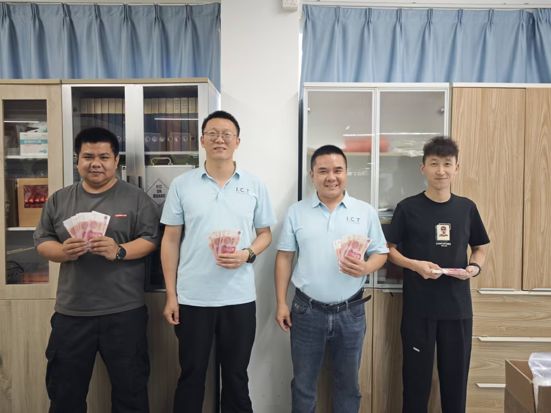 Hỗ trợ kỹ thuật chuy&ecirc;n nghiệp trong mọi giai đoạn của dự &aacute;n SMT của bạn.jpg