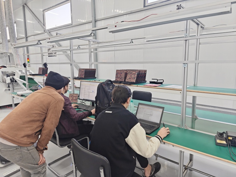 Đ&agrave;o tạo kỹ thuật v&agrave; lắp đặt tại chỗ ở Uzbekistan