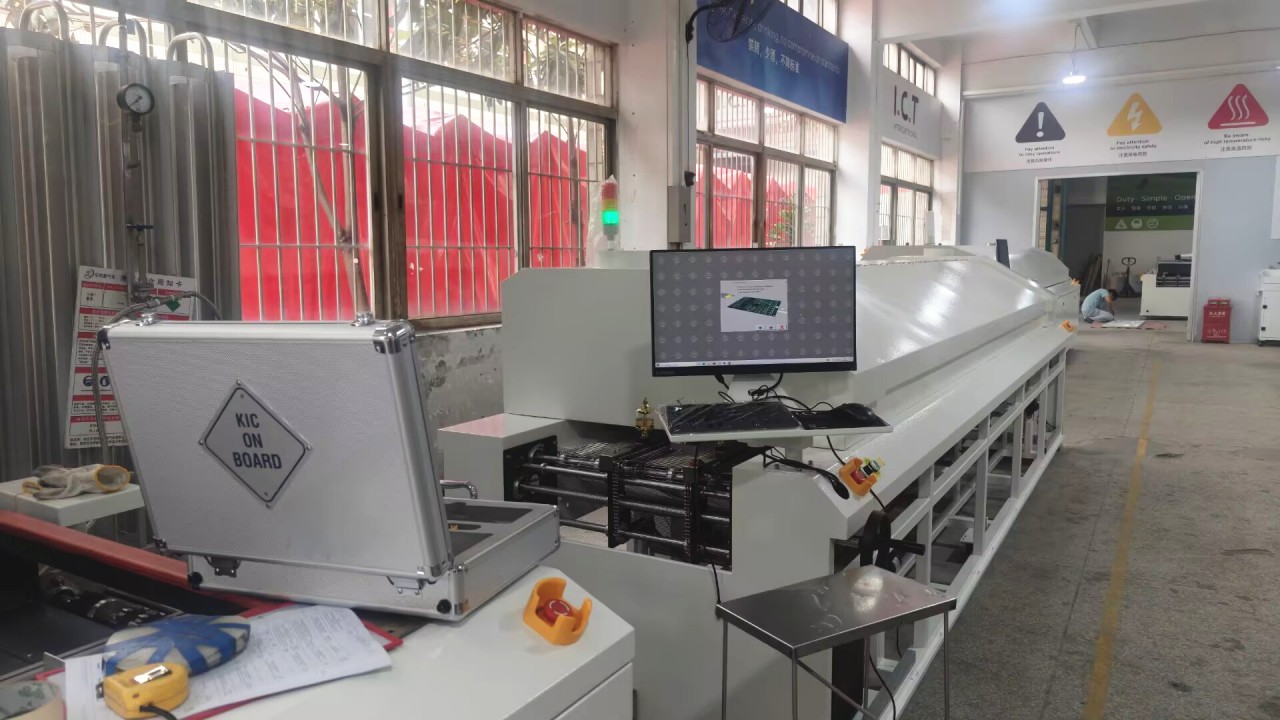 Mỗi thiết bị đều trải qua qu&aacute; tr&igrave;nh kiểm tra đường cong nhiệt độ nghi&ecirc;m ngặt 02.jpg